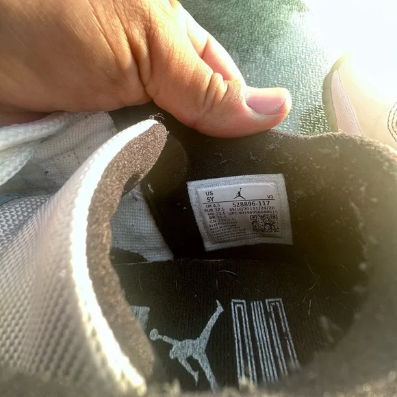 Jordan 11 low GS legend size 5 - Picture 2 of 6